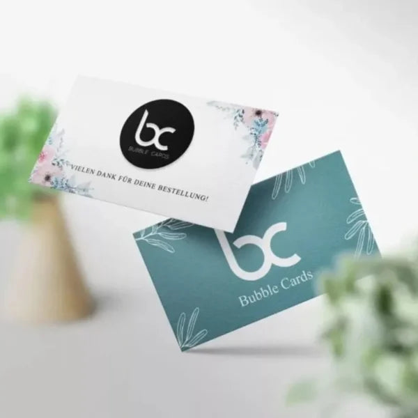 Visitenkarten die in der Luft schweben.